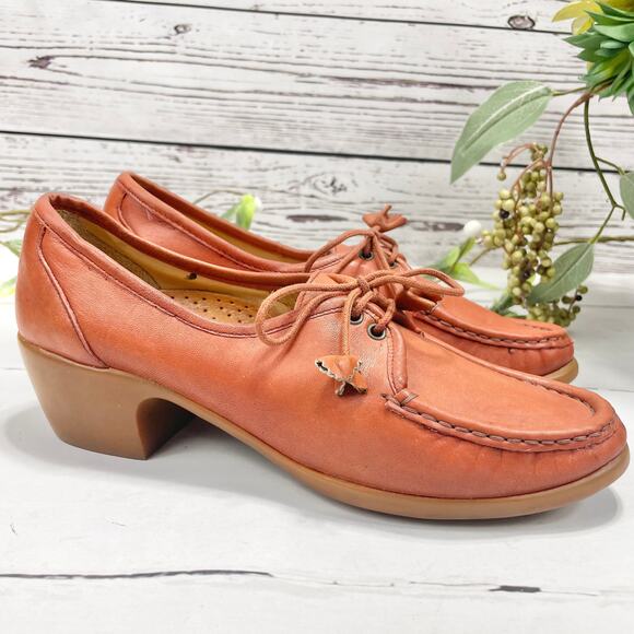 Vintage Clark Burnt Orange Moccasians with Rubber Sole Heel - Picture 2 of 12